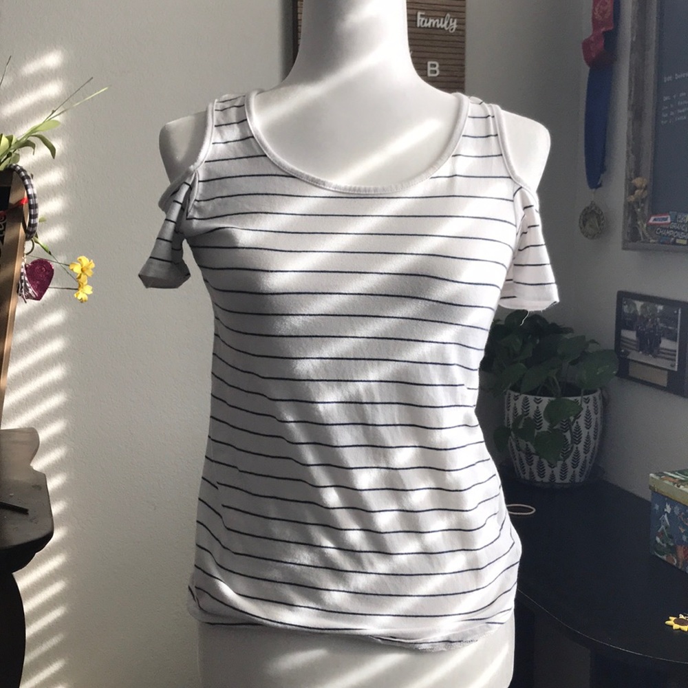 Off the shoulder Shirt